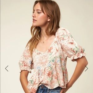 NWT-O’Neill Isabel floral print top with smocked back in size small.
